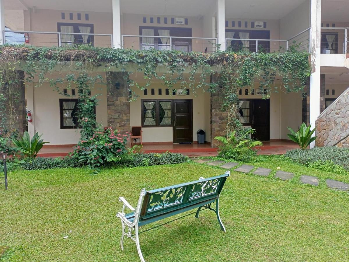 Alfa Resort Hotel And Conference Puncak Exterior photo