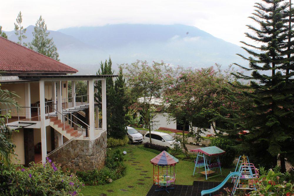 Alfa Resort Hotel And Conference Puncak Exterior photo