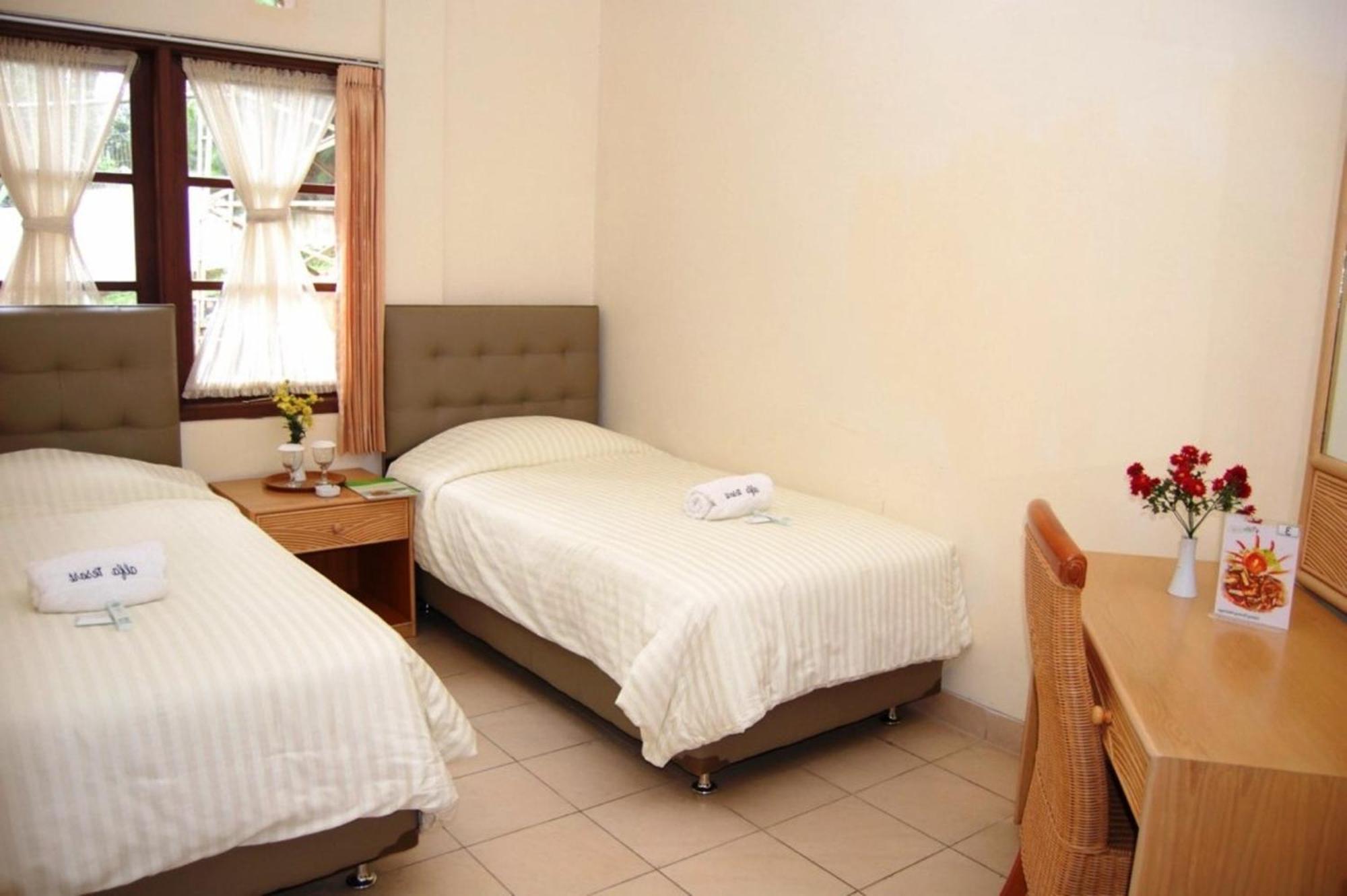Alfa Resort Hotel And Conference Puncak Room photo
